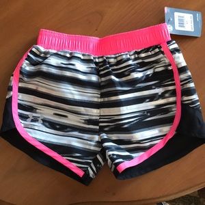 Under Armour kids 4T shorts NWT